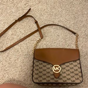 Micheal Kors purse